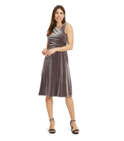 Vera Mont Cocktailjurk Zonder Mouw -VivaMode Winkel 1d07919fd6f8437ab21784fc32a7a315