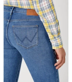 Wrangler Jeans Dames Skinny 10 Wrangler Jeans Dames Skinny -VivaMode Winkel 2702a72039c443998fbe4a15dfbf5193