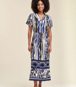 Maxi-jurk Met Etnische Print En Recht Model 9 Maxi-jurk Met Etnische Print En Recht Model -VivaMode Winkel 3695cb6c002d4fb3ae952a4b717ecfc4