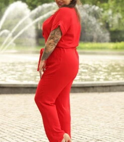 Elegante Jumpsuit Met Envelop FARIDA Halslijn -VivaMode Winkel 453314b9bb3241b4b30cd9e7bf7682a0