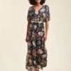 Lange Jurk Van Viscosezijde Met Sluierprint 2 Lange Jurk Van Viscosezijde Met Sluierprint -VivaMode Winkel 60fade7a8d7941b49b6dc323fc67cae6