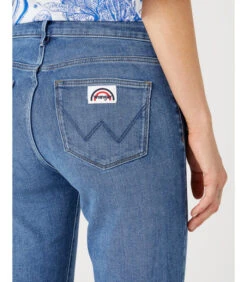 Wrangler Jeans Flare Vrouw 10 Wrangler Jeans Flare Vrouw -VivaMode Winkel 69b4afce7330403bb280b2f69d28ff2b