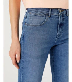 Wrangler Jeans Vrouw Bootcut 11 Wrangler Jeans Vrouw Bootcut -VivaMode Winkel 6ebe84c889444de1bfbc3959db7521ee