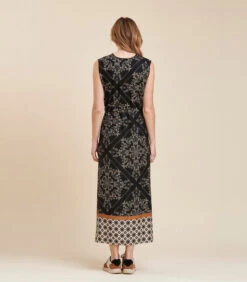 Bedrukte Maxi-jurk Met Basis -VivaMode Winkel 8bec3103a8ca4310bfb5eab9e6115b27