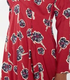 Vloeiende Uitlopende Jurk Bedrukt MIRZAPUR -VivaMode Winkel 98a97b0c99dc4dc683cb2573c4c643ab