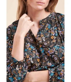 Bloem -Gedrukte Top -VivaMode Winkel a3a5174545db470e8323caa3ed06f22d