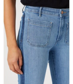 Wrangler Jeans Flare Vrouw -VivaMode Winkel a6a73d40e8ab49129ae31cd83096f03d