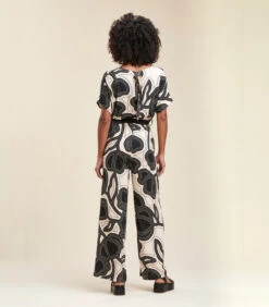Ecovero™ Viscose Loszittende Jumpsuit Met Groenteprint -VivaMode Winkel ae66974cbba945c196f35f167de00074