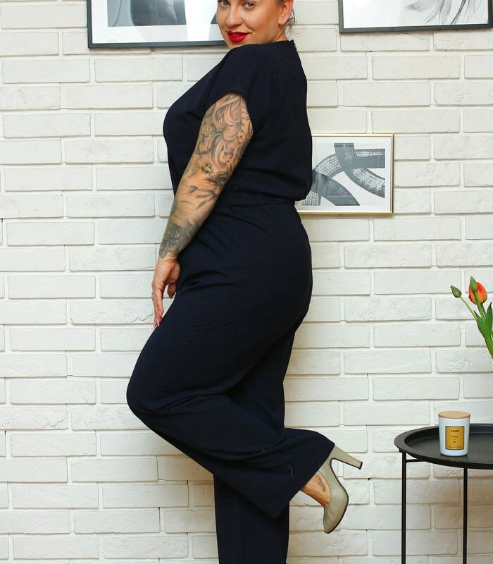 Elegante Jumpsuit Voor Een Bruiloft Met Een OLKA Envelophalslijn 4 Elegante Jumpsuit Voor Een Bruiloft Met Een OLKA Envelophalslijn - Afbeelding 2